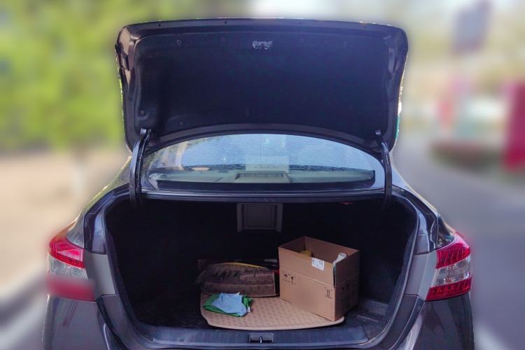 Used Nissan Sylphy 2012 1.6 XL Manual Luxury Edition Trunk