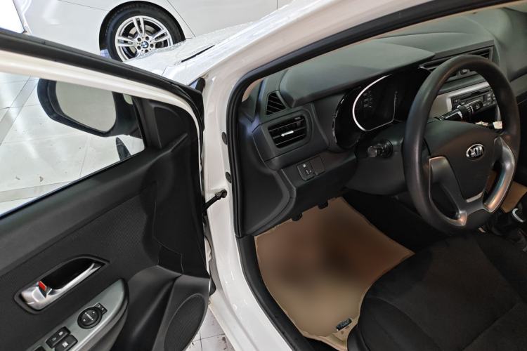 Used Kia K2 2015 Sedan 1.4L MT GLS