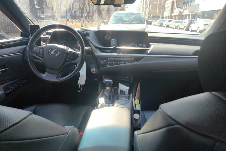 Used Lexus ES 2020 200 Excellence Edition
