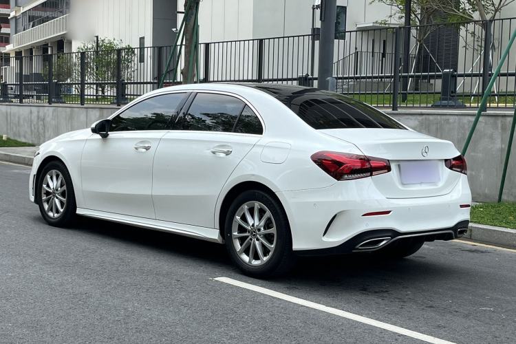 Used Mercedes-Benz A-Class 2022 Restyled A 200 L Sport Sedan Fashion Version Exterior 4