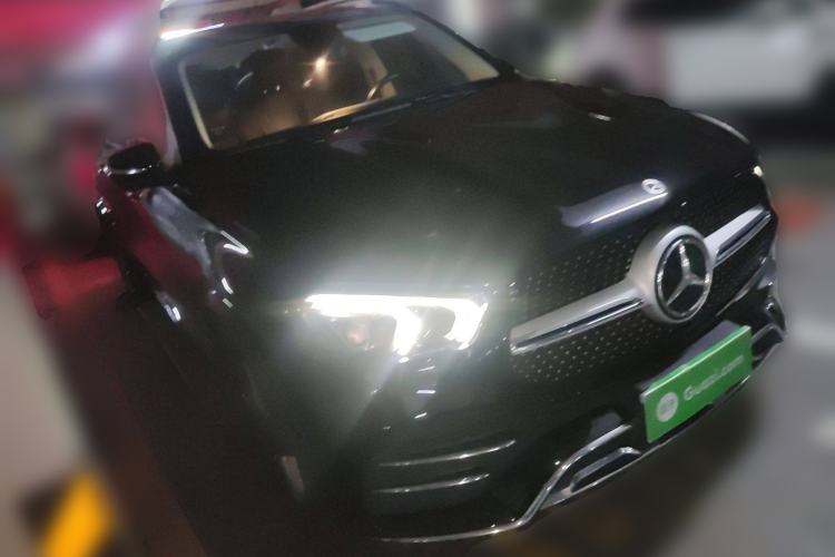 Used Mercedes-Benz GLE 2021 GLE 450 4MATIC Stylish Model Front Right 45 Deg