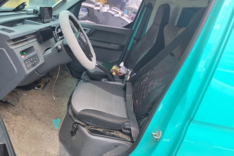 Used Farizon Xingxiang V 2023 V6E Guoxuan Hi-Tech 38.7 kWh Value Edition Left Front Seat