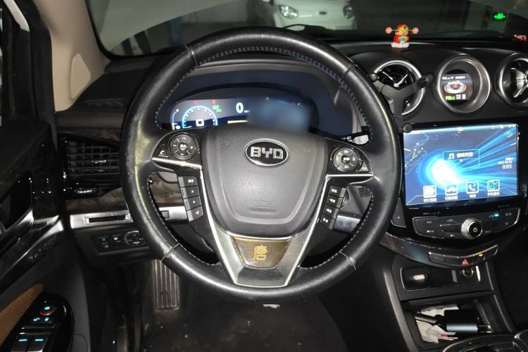 Used BYD Tang New Energy 2015 2.0T Four-Wheel Drive Prestige Version
