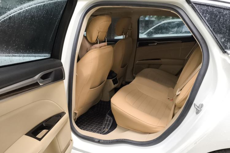 Used Ford Mondeo 2013 2.0L GTDi 200 Fashion Edition Left Rear Seat