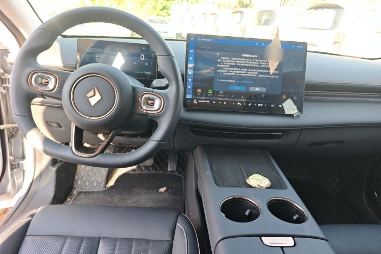 Used Baojun Enjoy 2025 Plug-in Hybrid 140km Luxury Edition Center Console