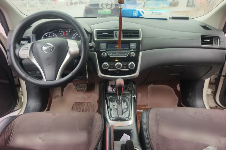 Used Nissan Tiida 2016 1.6L CVT Cool Dynamic Edition
