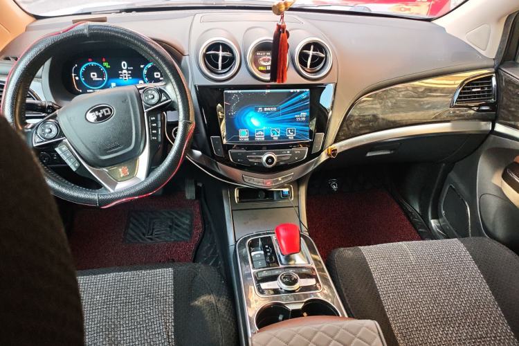 Used BYD Tang New Energy 2015 2.0T Four-Wheel-Drive Flagship Model