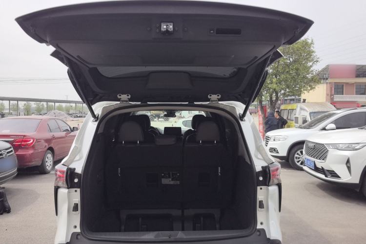 Used Toyota SIENNA 2023 2.5L Hybrid Comfort Edition Trunk