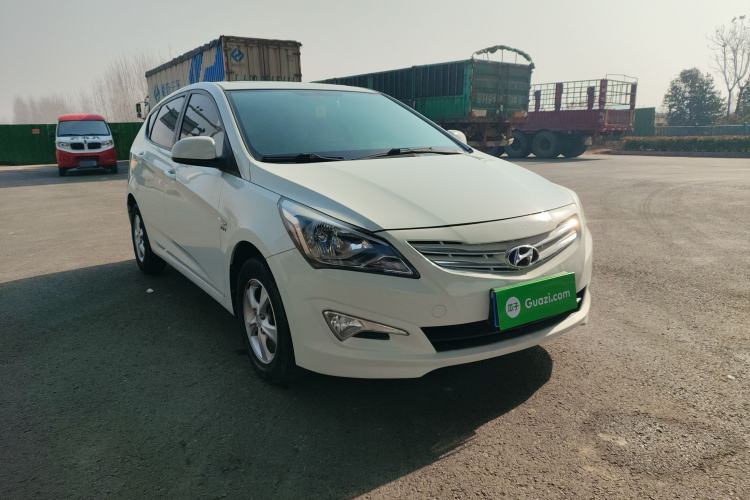 Used Hyundai Verna Ray 2016 1.4L Automatic Leading-Edge GLX Front Right 45 Deg