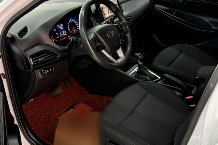 Used Hyundai Celesta 2018 1.6L Automatic GL Enjoyment Edition China VI compliant Interior 2