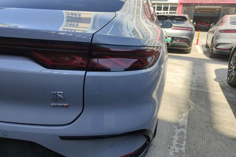 Used BYD Han 2025 DM-i Intelligent Driving Edition 125KM Prestige Model
