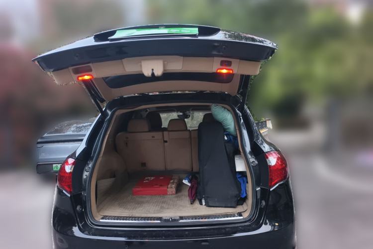 Used Porsche Cayenne 2011 Cayenne S Hybrid 3.0T Trunk