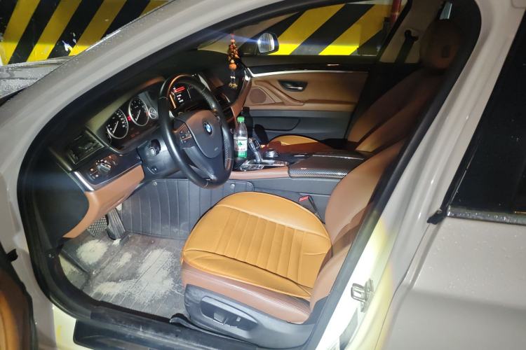 Used BMW 5 Series 2014 520Li Elegant Model
