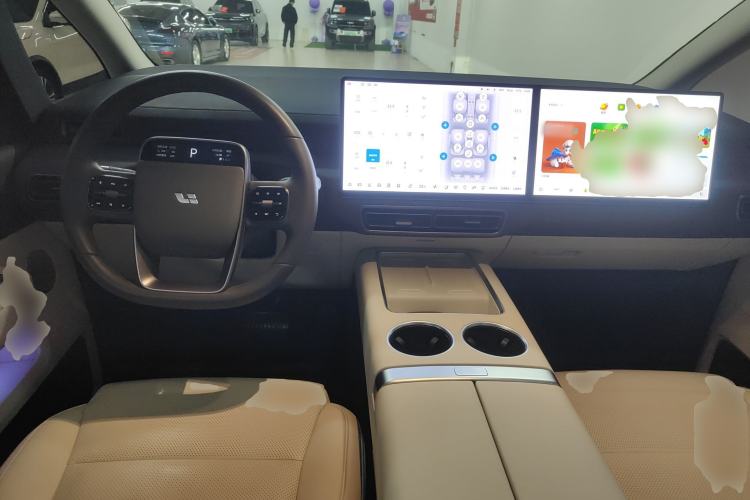 Used Li Auto MEGA 2024 Ultra Model
