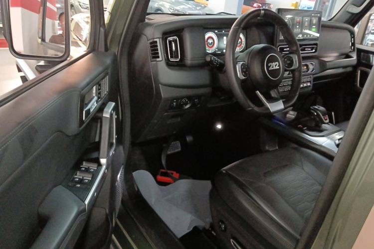 Used 212 T01 2024 2.0T Explorer