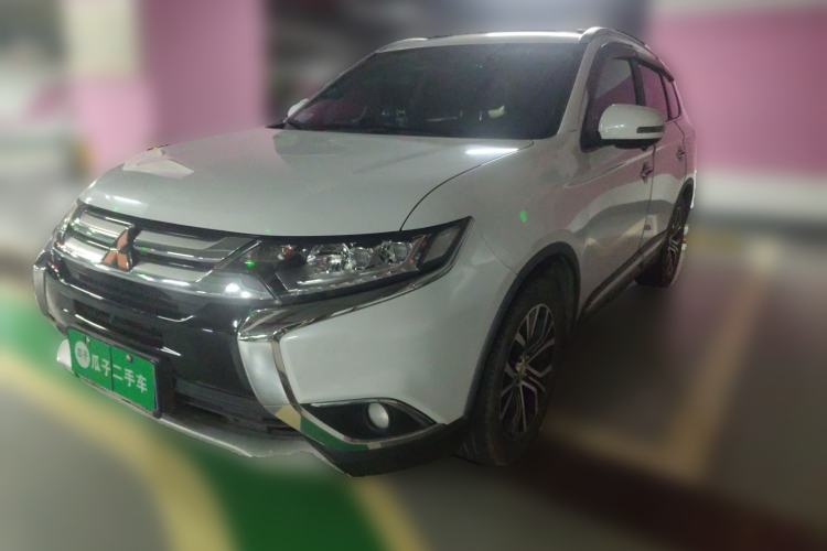 Used Mitsubishi Outlander 2018 2.4L 4x4 Luxury Edition 7-Seater