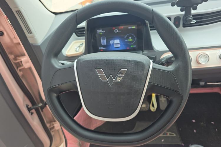 Used Wuling Hongguang MINIEV 2022 Macaron Premium Model – Lithium Iron Phosphate Steering Wheel