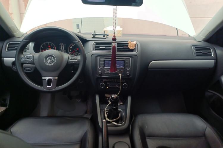 Used Volkswagen Sagitar 2014 Revised Version 1.4TSI Manual Luxury Edition Center Console