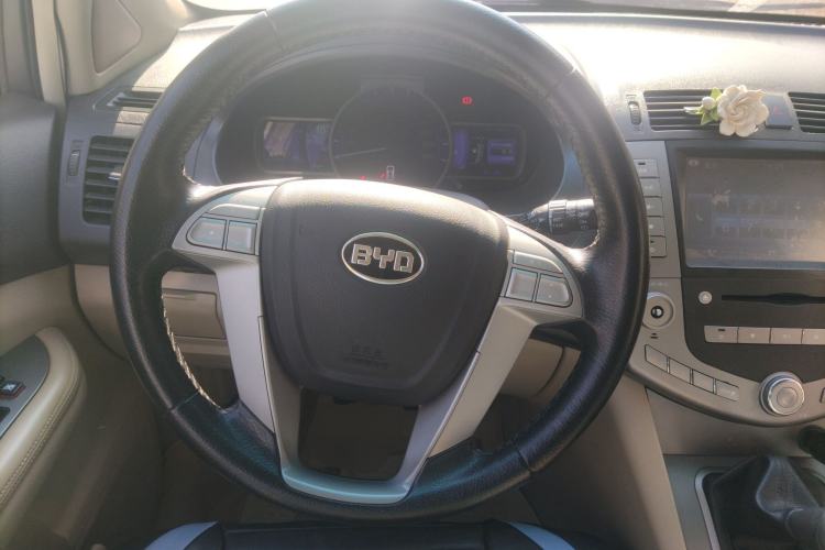 Used BYD S6 2013 Platinum Edition 2.0L Manual Elite Model
