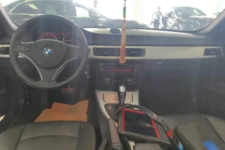 Used BMW 3 Series 2011 320i Convertible Coupe
