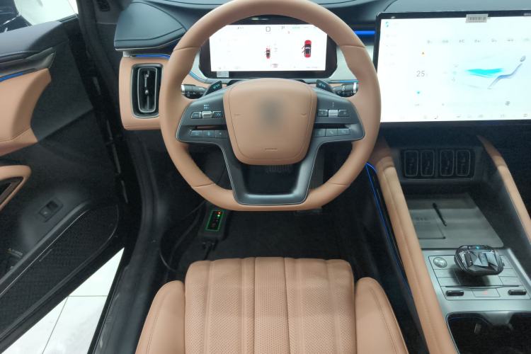 Used BYD Song L EV 2025 Intelligent Driving Version 662 km LiDAR Excellence Edition Steering Wheel