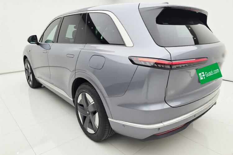 Used ONVO Luxeed L90 2025 Model—Max Six-Seater Version
