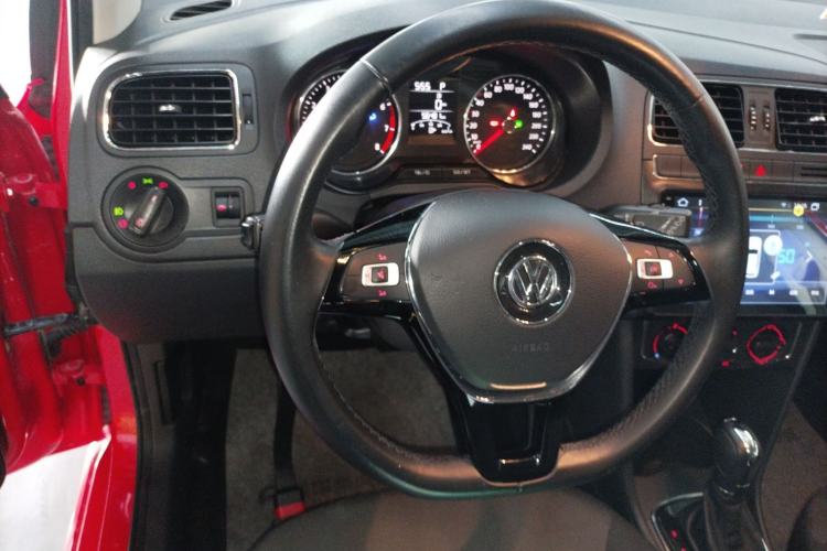 Used Volkswagen Polo 2016 1.6L Automatic Comfort Model