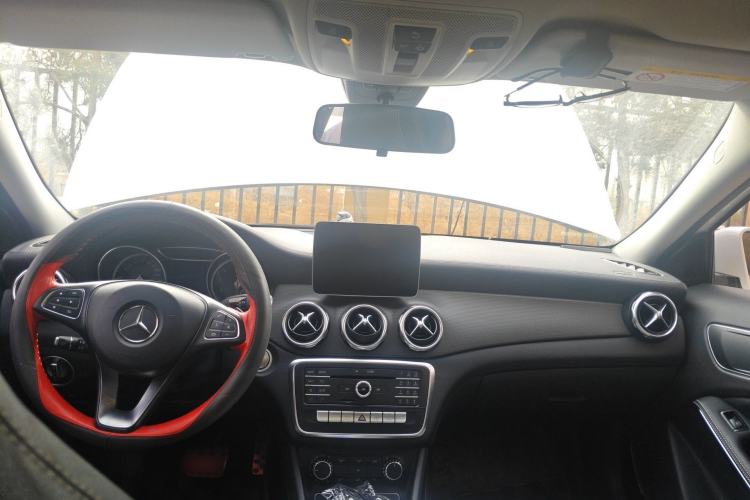 Used Mercedes-Benz GLA 2017 GLA 200 Fashion Model Center Console