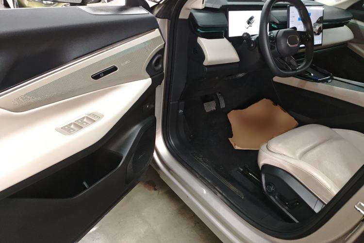 Used Lynk & Co 08 EM-P 2023 245km Ultra-Long Range Halo
