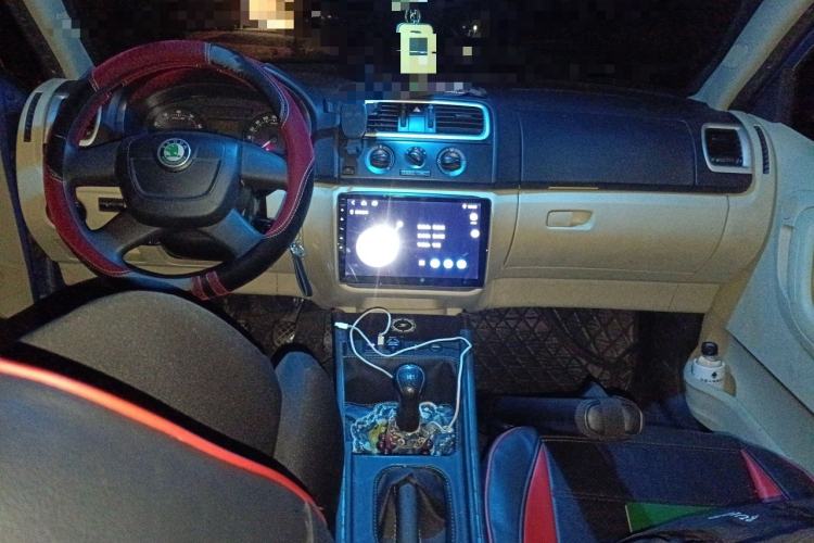 Used Skoda Fabia 2012 1.4L Manual Crystal Edition
