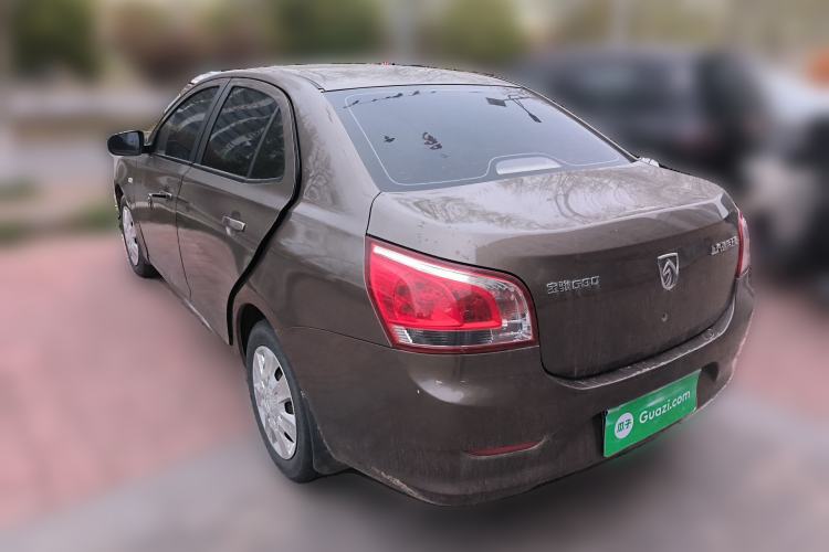 Used Baojun 630 2011 1.5L manual standard version
