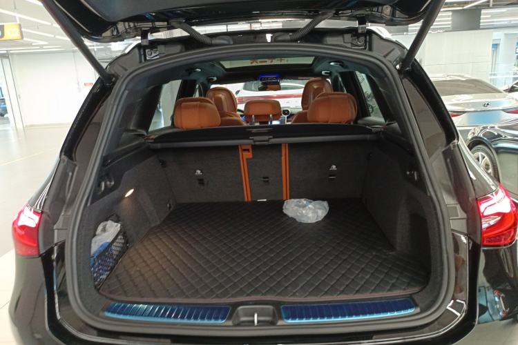 Used Mercedes-Benz GLC 2025 Refresh GLC 260 L 4MATIC Dynamic Edition Trunk