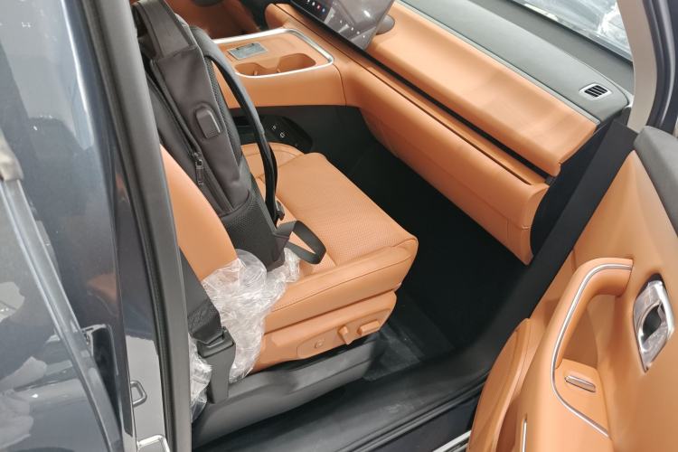 Used Leapmotor C16 2026 All-Electric 630 LiDAR Zhizun Edition 6 Seats
