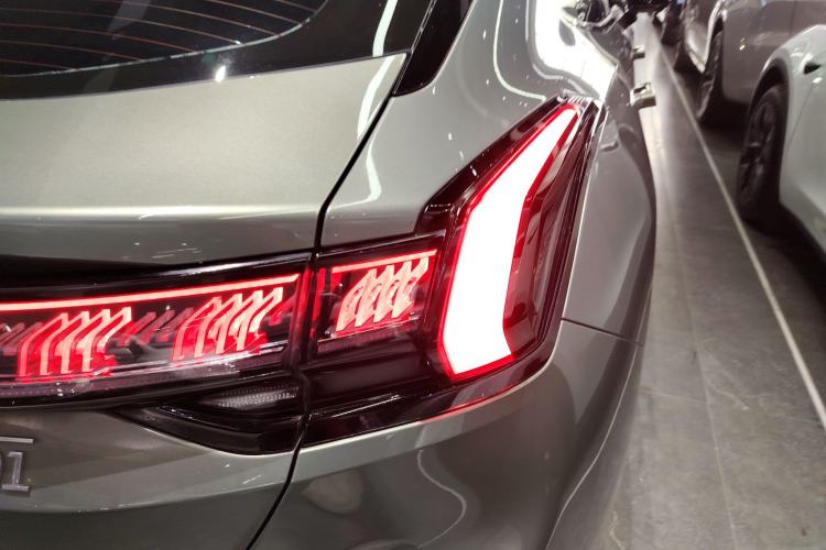 Used Zeekr 001 2024 WE Edition 100 kWh Rear-Drive Right Rear Taillight