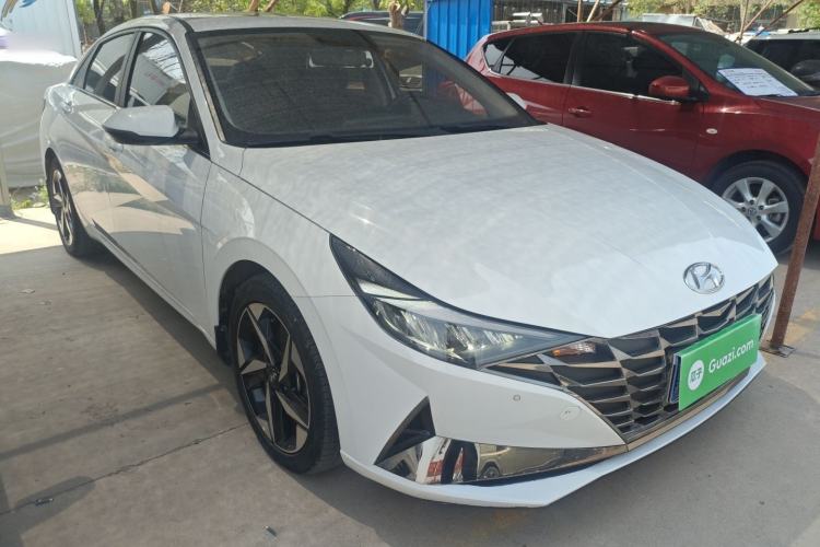 Used Hyundai Elantra 2022 1.5L CVT GLX Elite Edition Front Right 45 Deg