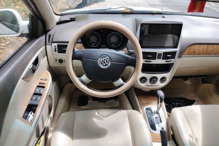 Used Buick Excelle 2015 1.5L Automatic Classic Model
