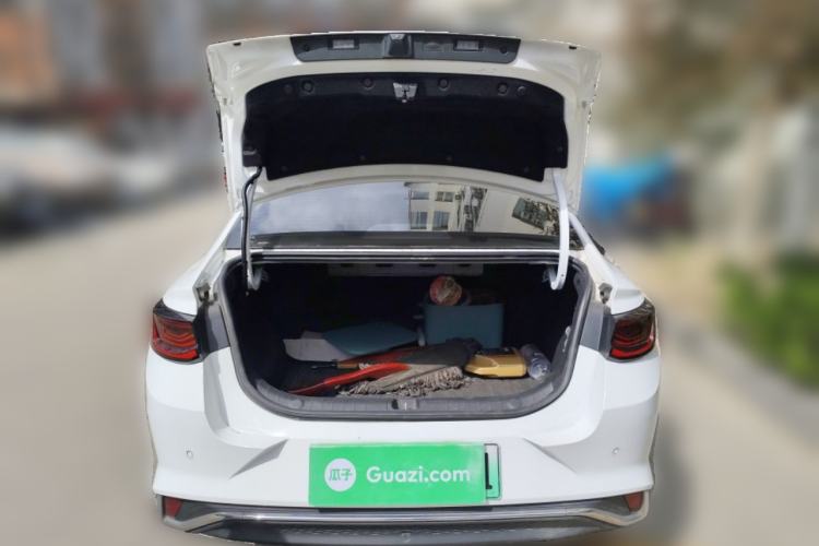 Used Geely Auto Emgrand L HiP 2024 Champion Edition 1.5TD-DHT Pro 100KM Excellence Model
