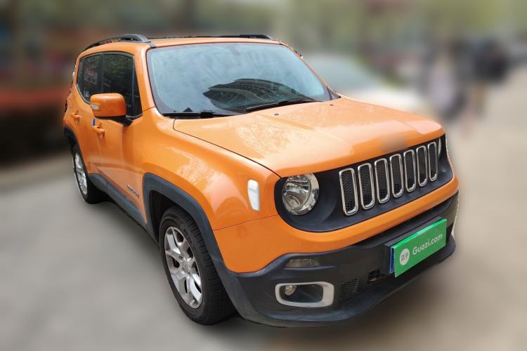 Used Jeep Renegade 2017 180T Automatic High-Energy Version Front Right 45 Deg