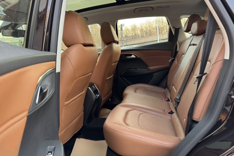 Used BORGWARD BX7 2016 28T Two-Wheel Drive Luxury Version 5 Seats
