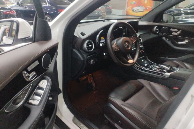 Used Mercedes-Benz GLC 2017 GLC 260 4MATIC Dynamic Edition Driver Seat