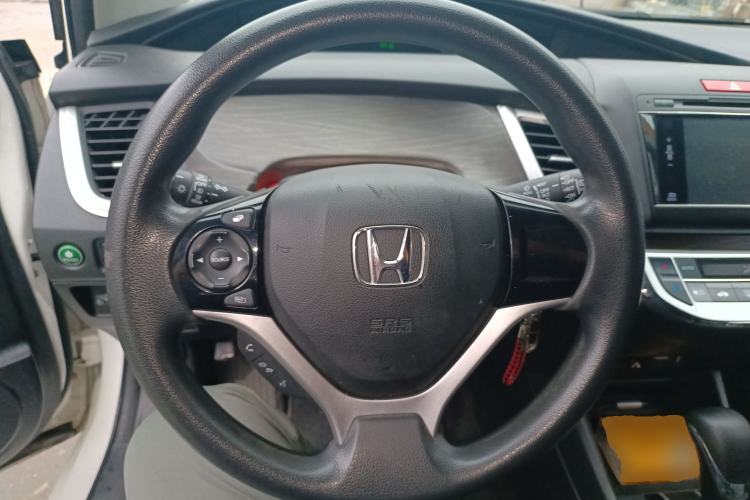 Used Honda Jade 2013 1.8L automatic Comfort version 5 seats Steering Wheel