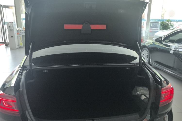 Used Volkswagen Magotan 2023 2 Million Units Commemorative Edition 330TSI DSG Luxury Version Trunk