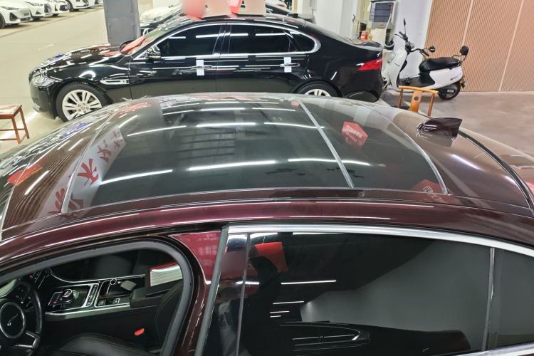 Used Jaguar XEL 2019 2.0T 200 PS Deluxe Edition Roof