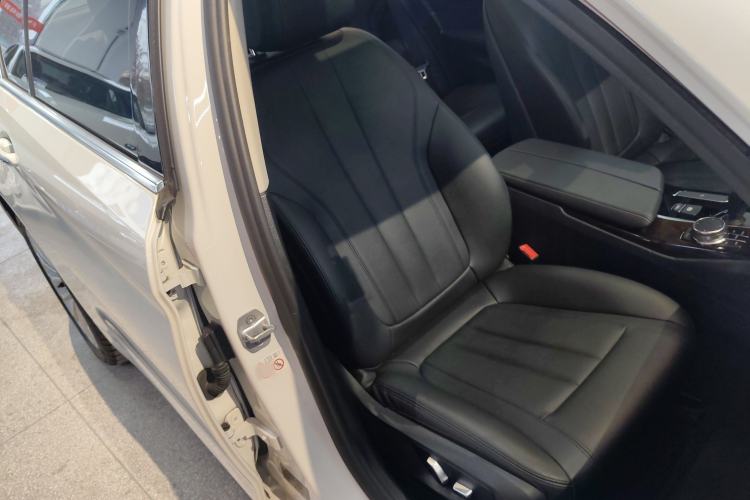 Used BMW 5 Series 2018 525Li Luxury Package
