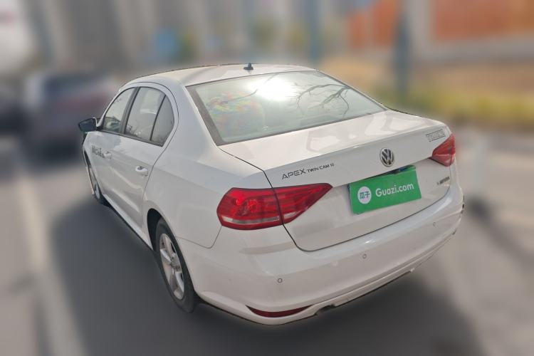 Used Volkswagen Lavida 2015 1.6L Manual Fashion Edition
