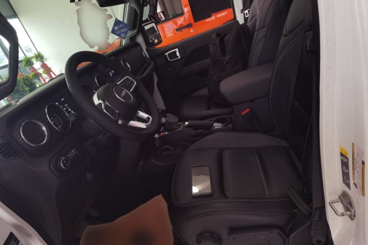 Used Jeep Wrangler 2019 2.0T Sahara Four-Door Electric Convertible China VI Emission Standard Left Front Seat