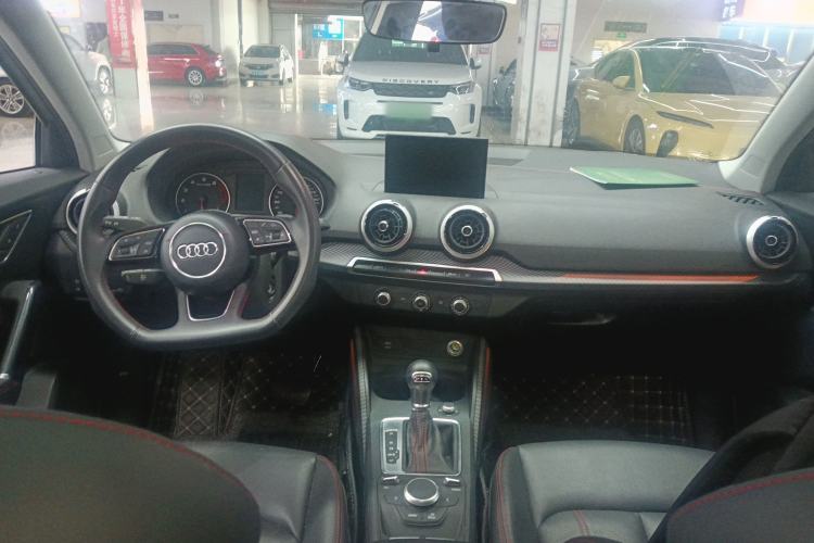 Used Audi Q2L 2022 35 TFSI Progressive Dynamic Edition Center Console