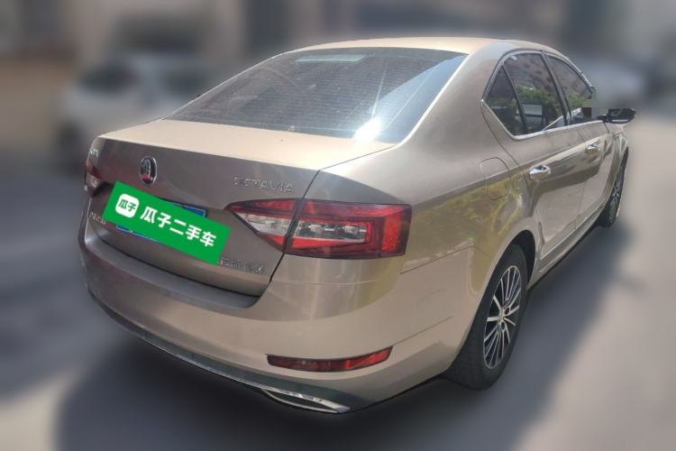 Used Skoda Octavia 2018 TSI230 DSG Luxury Edition Exterior 5