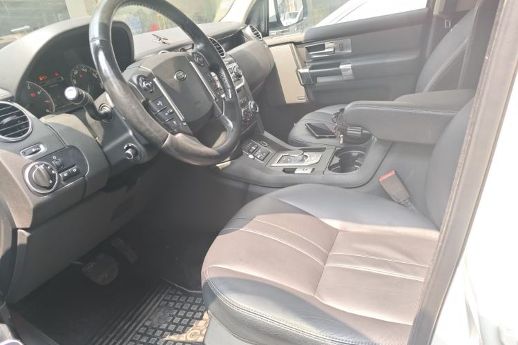 Used Land Rover Discovery 2015 3.0 SC V6 HSE Left Front Seat