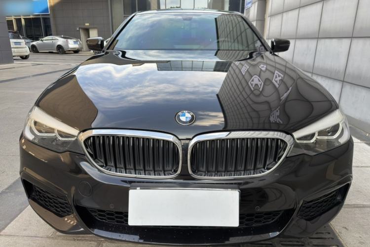 Used BMW 5 Series 2019 Facelifted 530Li Leading Edition M Sport Package
